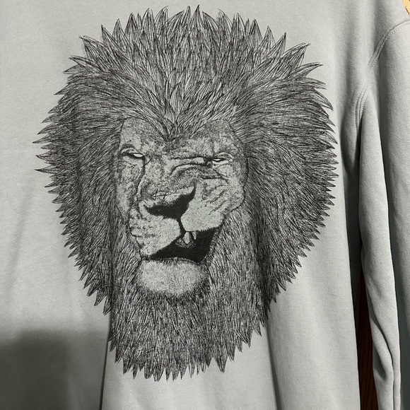 Supreme Gray Crewneck Sweater with Majestic Lion Design - Picture 1 of 5